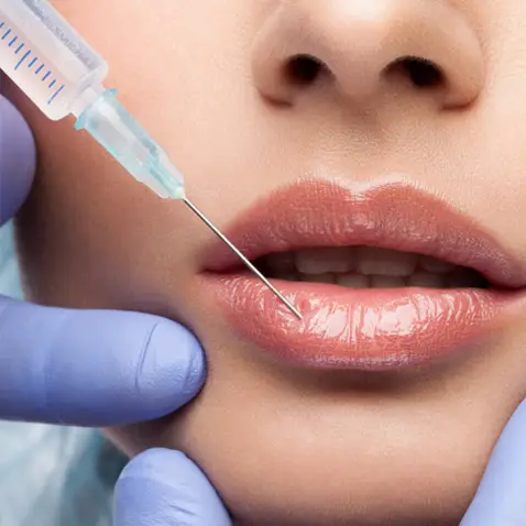 full-circle-aesthtics-woman-getting-lip-filler